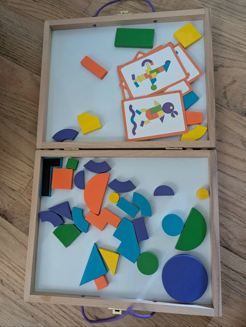 MindWare Imagination Magnets Wooden Magnetic Shapes Pattern Puzzle Travel Case S